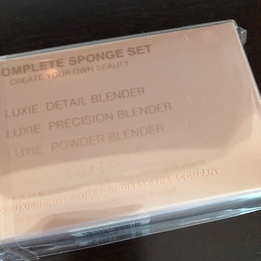 Brand New In Box Luxie Complete Sponge Set